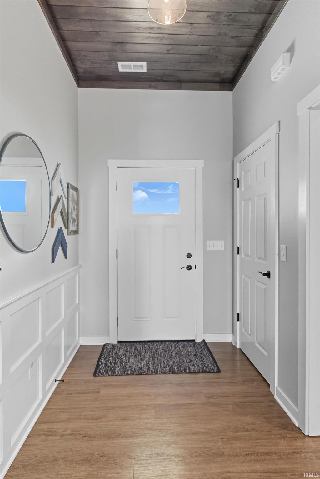 Photo of 7779 Tumnus Trail, Fort Wayne, IN 46835 (MLS # 202546216)