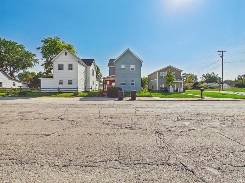 Photo of 2324 S Walnut Street, Muncie, IN 47302 (MLS # 202636266)