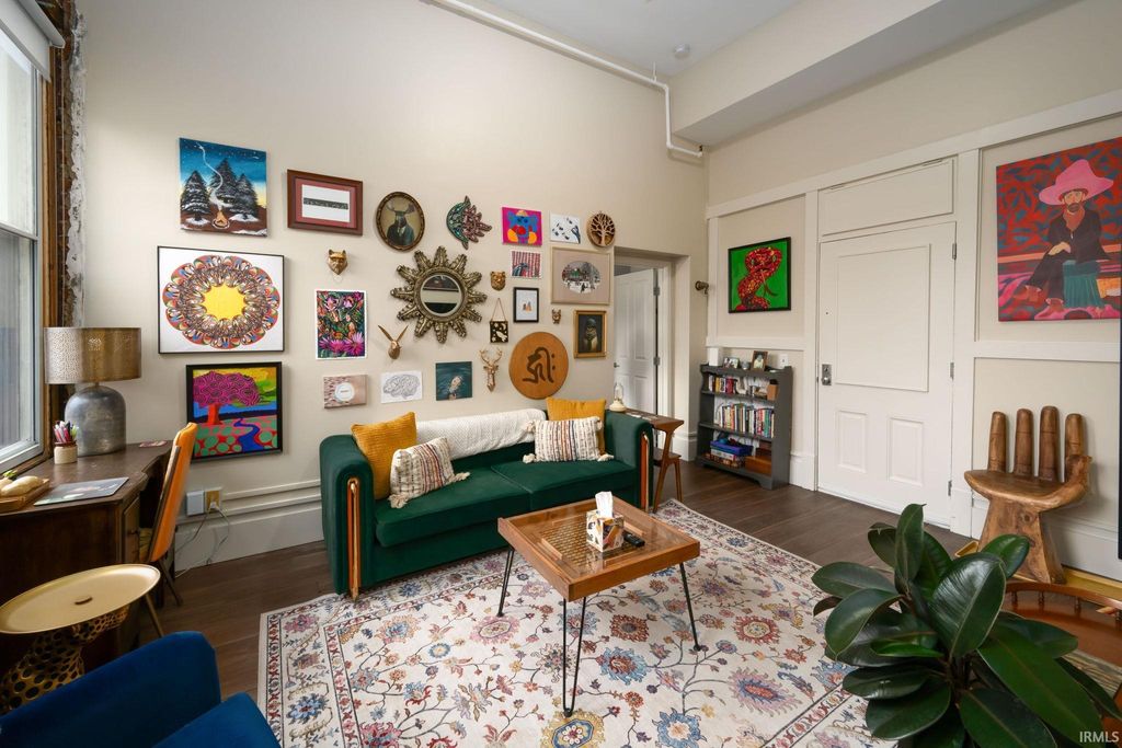 Photo of 112 W Washington Boulevard #422, Fort Wayne, IN 46802 (MLS # 202601195)