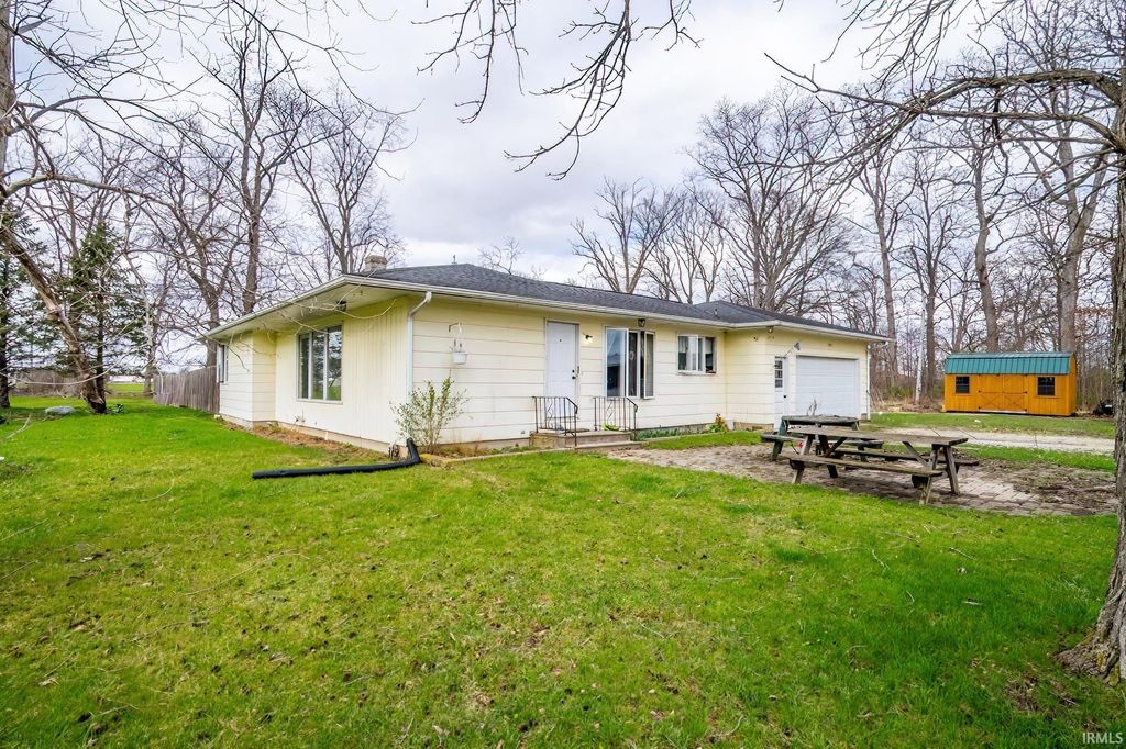 Photo of 7403 S US 27 Highway, Berne, IN 46711 (MLS # 202610509)