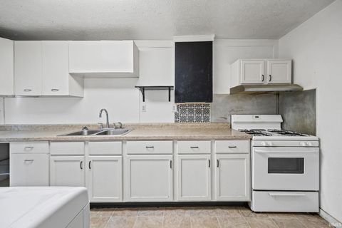 Tiny photo for 110 S 16th Street, Lafayette, IN 47905 (MLS # 202540185)