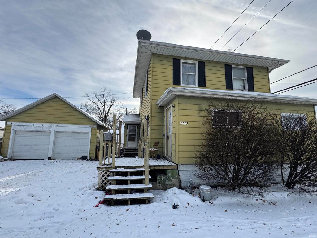 Photo of 1115 W 4th Street, Fort Wayne, IN 46808 (MLS # 202549129)