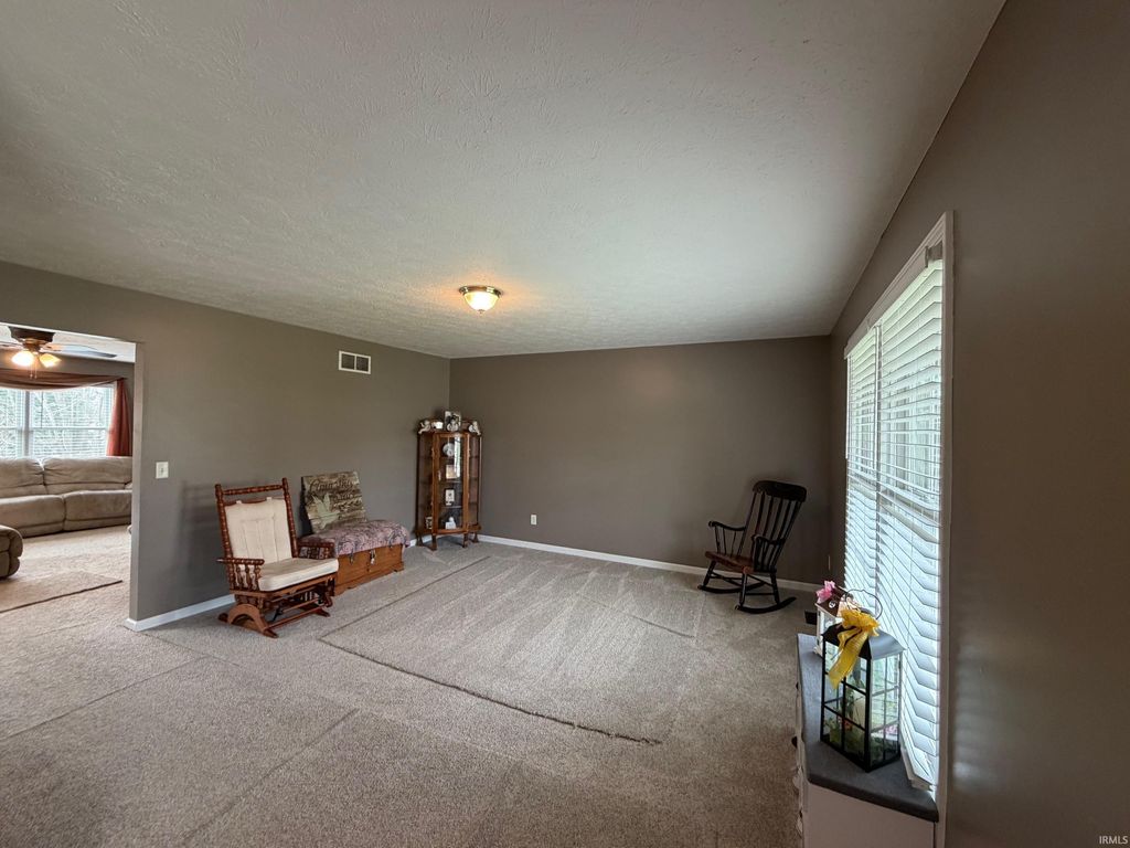 Photo of 1010 Sunset Drive, Covington, IN 47932 (MLS # 202611149)