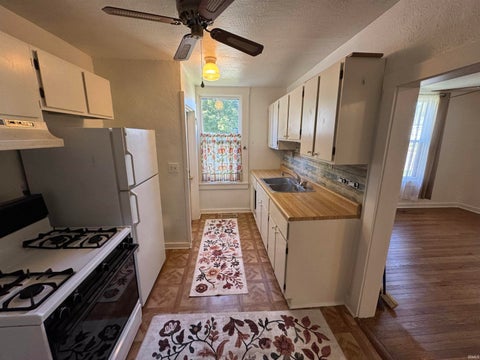 Tiny photo for 20 N Fremont Street, Peru, IN 46970 (MLS # 202642417)