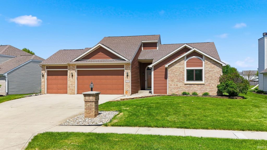 Photo of 3036 Water Wheel Run, Fort Wayne, IN 46818 (MLS # 202617392)