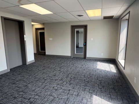 Tiny photo for 123 N Buckeye Street #3rd floor, Kokomo, IN 46901 (MLS # 202636686)