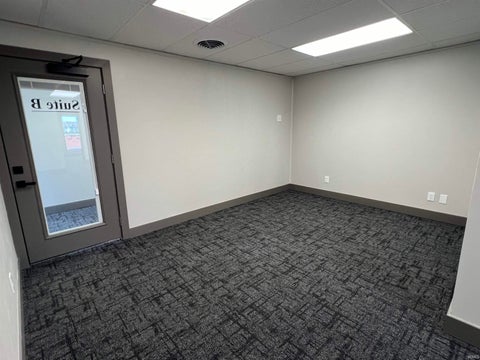 Tiny photo for 123 N Buckeye Street #3rd floor, Kokomo, IN 46901 (MLS # 202636686)