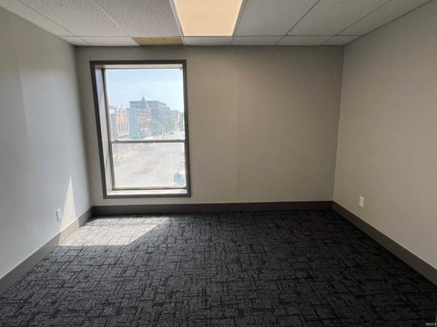 Tiny photo for 123 N Buckeye Street #3rd floor, Kokomo, IN 46901 (MLS # 202636686)