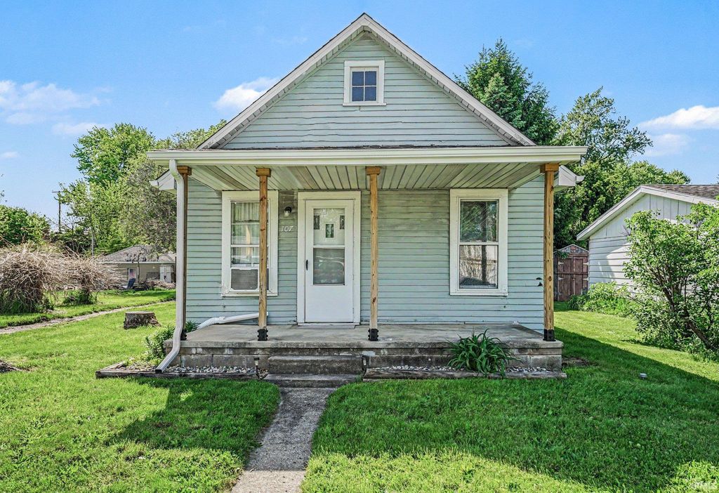 Photo of 107 N Grand Boulevard, Osceola, IN 46561 (MLS # 202618988)