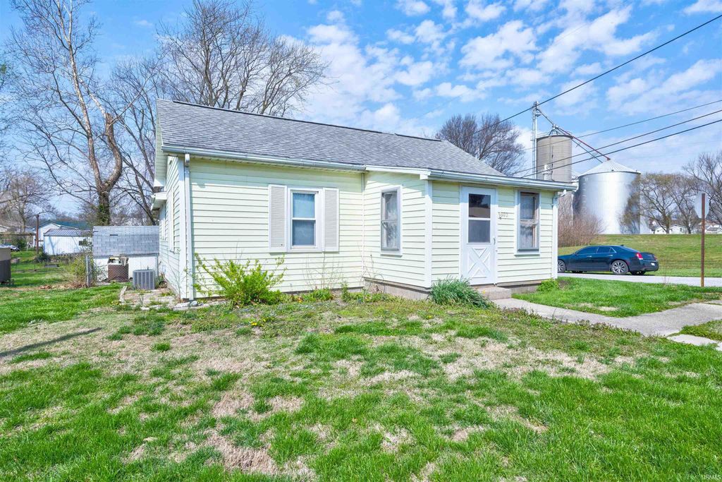 Photo of 602 S Main Street, Owensville, IN 47665 (MLS # 202610839)