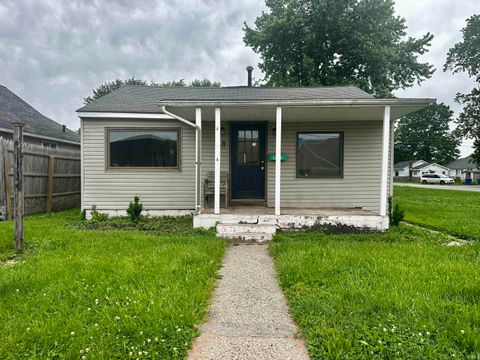 Photo of 1305 17Th Street, Kokomo, IN 46902 (MLS # 202620821)