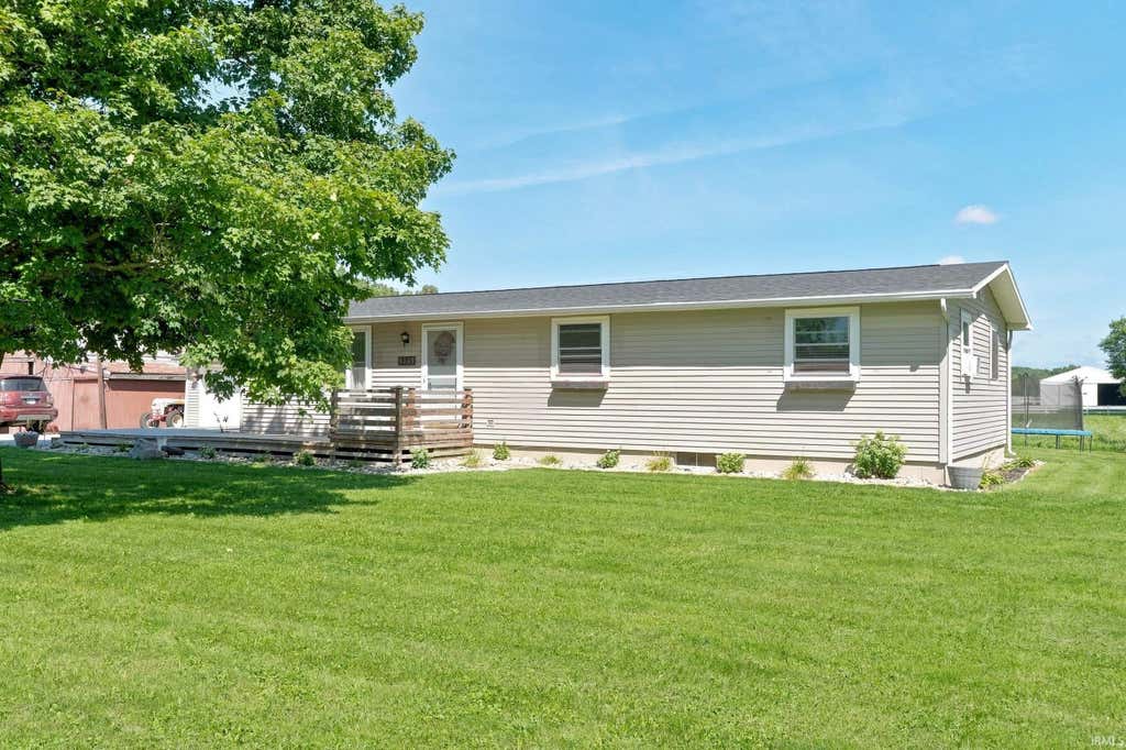 Photo of 3569 County Road 52, Auburn, IN 46706 (MLS # 202635081)