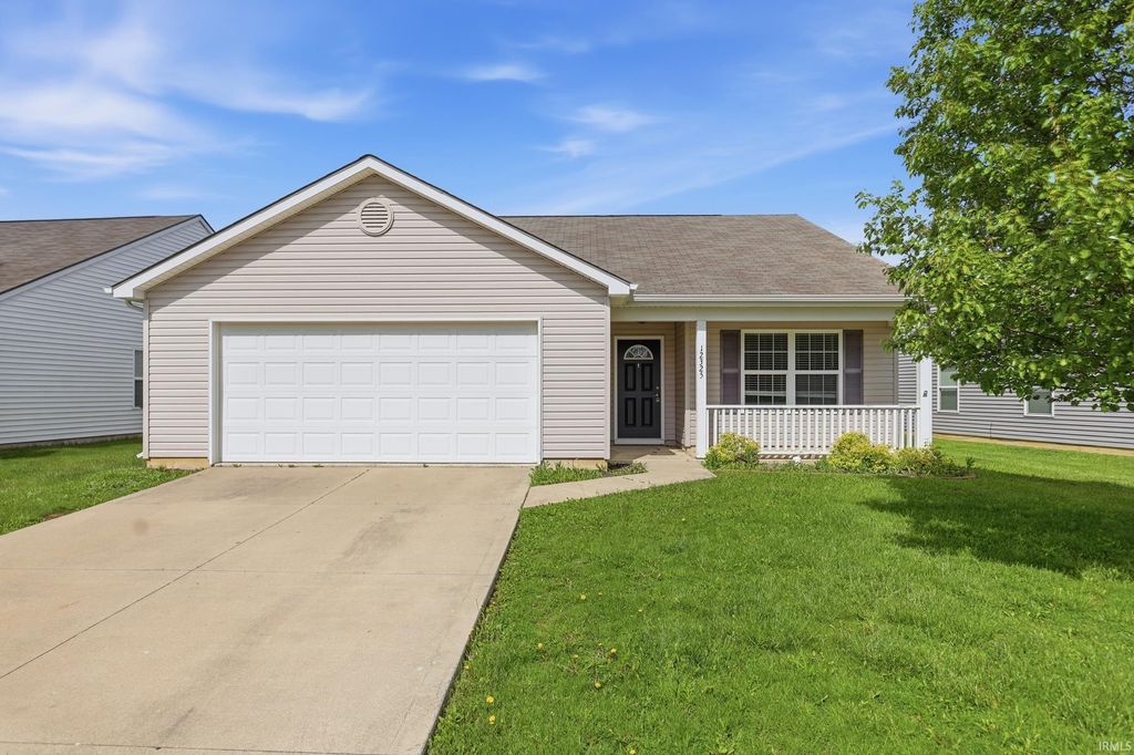 Photo of 12325 Hummingbird Cove, Fort Wayne, IN 46845 (MLS # 202618852)
