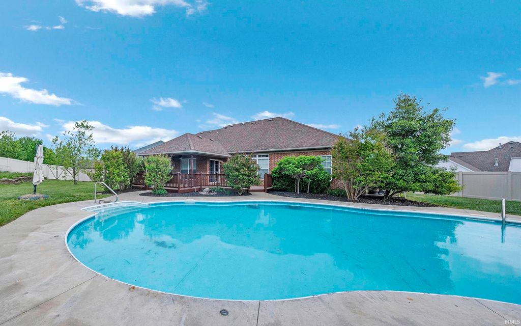 Photo of 4405 Scarlet Hill Hl, Evansville, IN 47725 (MLS # 202614988)