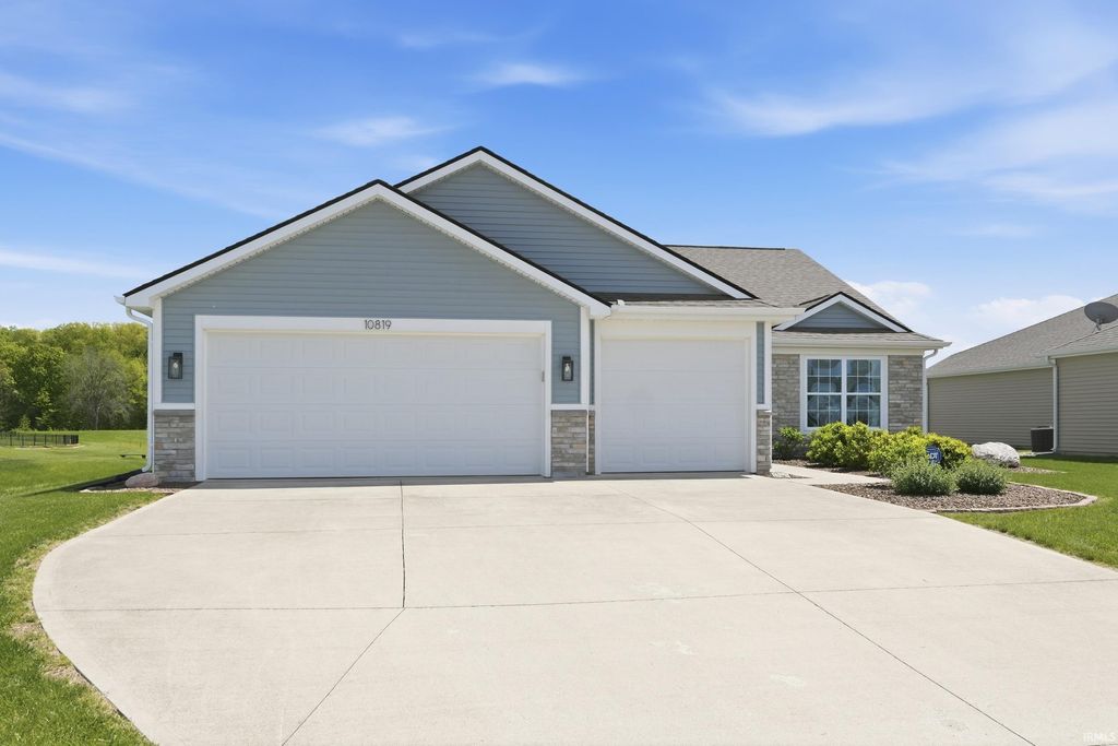 Photo of 10819 Yalumba Pass, Roanoke, IN 46783 (MLS # 202617883)