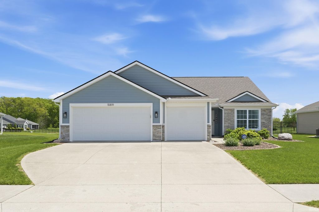 Photo of 10819 Yalumba Pass, Roanoke, IN 46783 (MLS # 202617883)