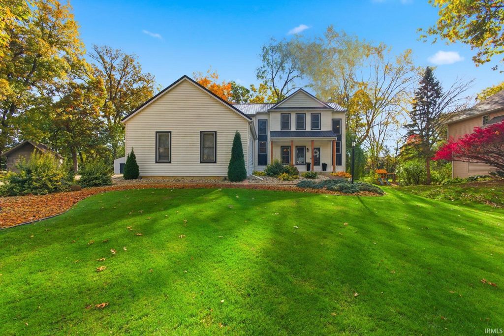 Photo of 22722 Fair Oaks Court, Elkhart, IN 46514 (MLS # 202544376)