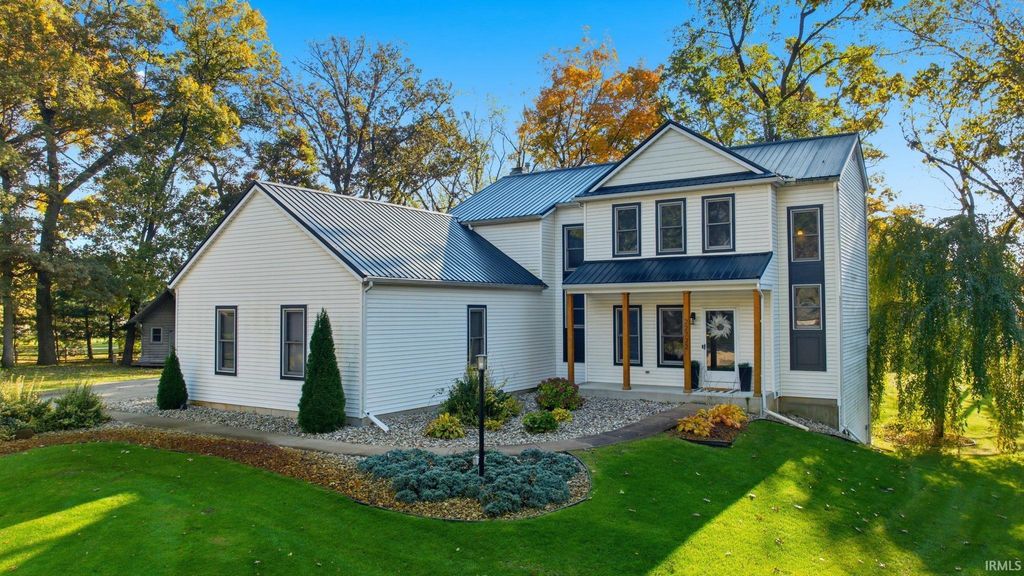 Photo of 22722 Fair Oaks Court, Elkhart, IN 46514 (MLS # 202544376)