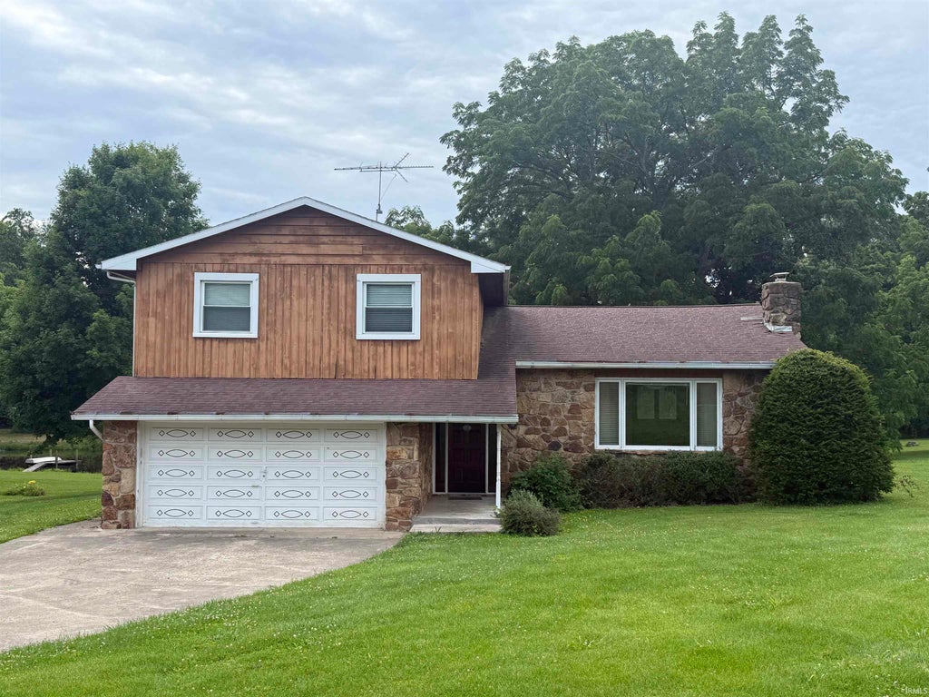 Photo of 2919 Schooling Road, Spencer, IN 47460 (MLS # 202625265)