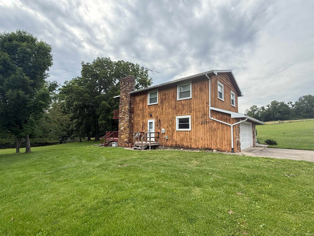 Photo of 2919 Schooling Road, Spencer, IN 47460 (MLS # 202625265)