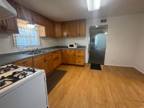 Tiny photo for 214 W 9Th Street, Peru, IN 46970 (MLS # 202612571)