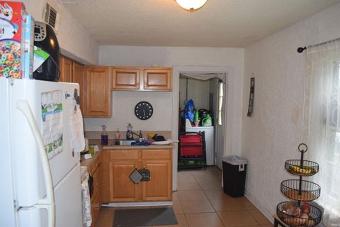 Tiny photo for 632 S Harlan Avenue, Evansville, IN 47714 (MLS # 202615988)