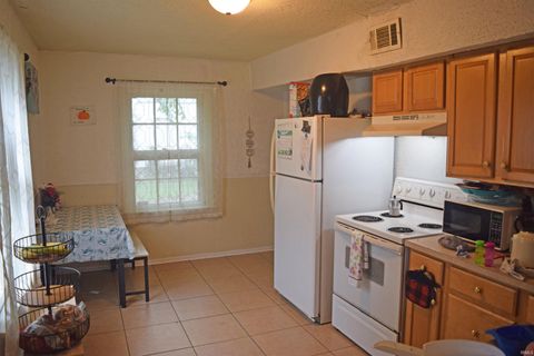 Tiny photo for 632 S Harlan Avenue, Evansville, IN 47714 (MLS # 202615988)