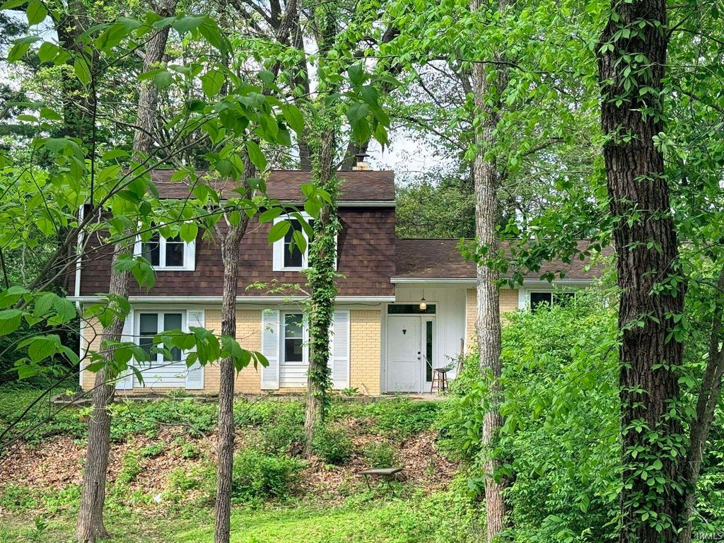 Photo of 1310 E Prairie Drive, Bloomington, IN 47408 (MLS # 202616022)