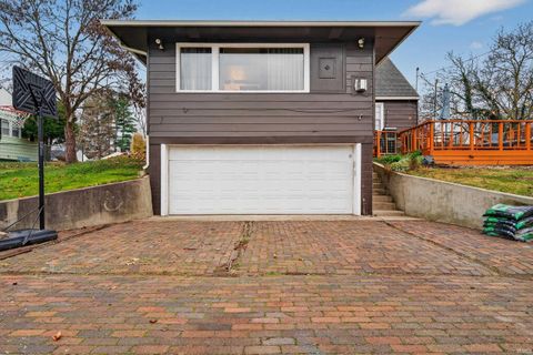 Tiny photo for 3110 Crescent Avenue, Logansport, IN 46947 (MLS # 202547245)