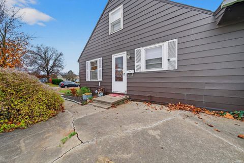 Tiny photo for 3110 Crescent Avenue, Logansport, IN 46947 (MLS # 202547245)