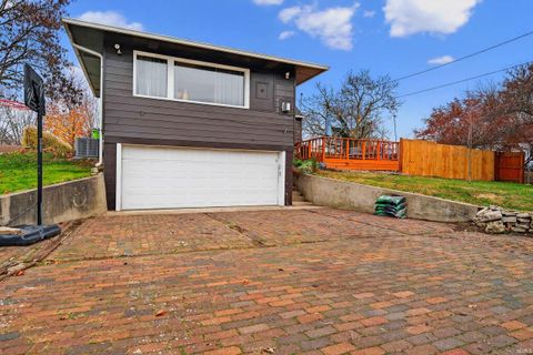 Tiny photo for 3110 Crescent Avenue, Logansport, IN 46947 (MLS # 202547245)