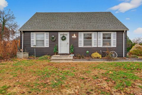 Photo of 3110 Crescent Avenue, Logansport, IN 46947 (MLS # 202547245)