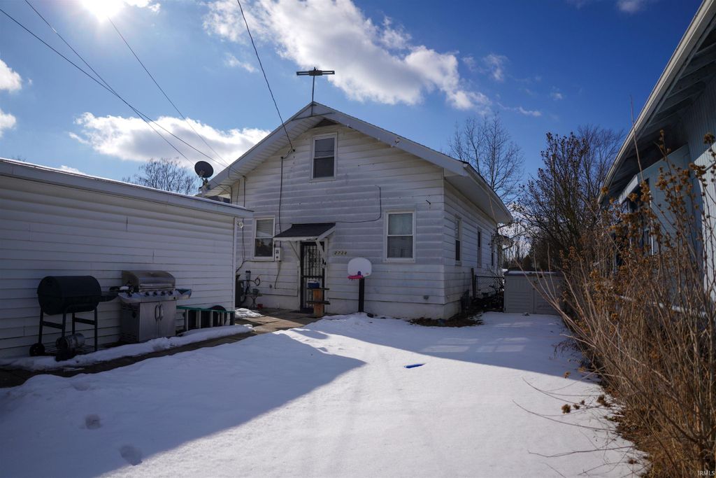 Photo of 2728 Crescent Avenue, Fort Wayne, IN 46805 (MLS # 202604422)