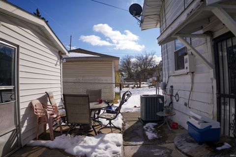 Tiny photo for 2728 Crescent Avenue, Fort Wayne, IN 46805 (MLS # 202604422)