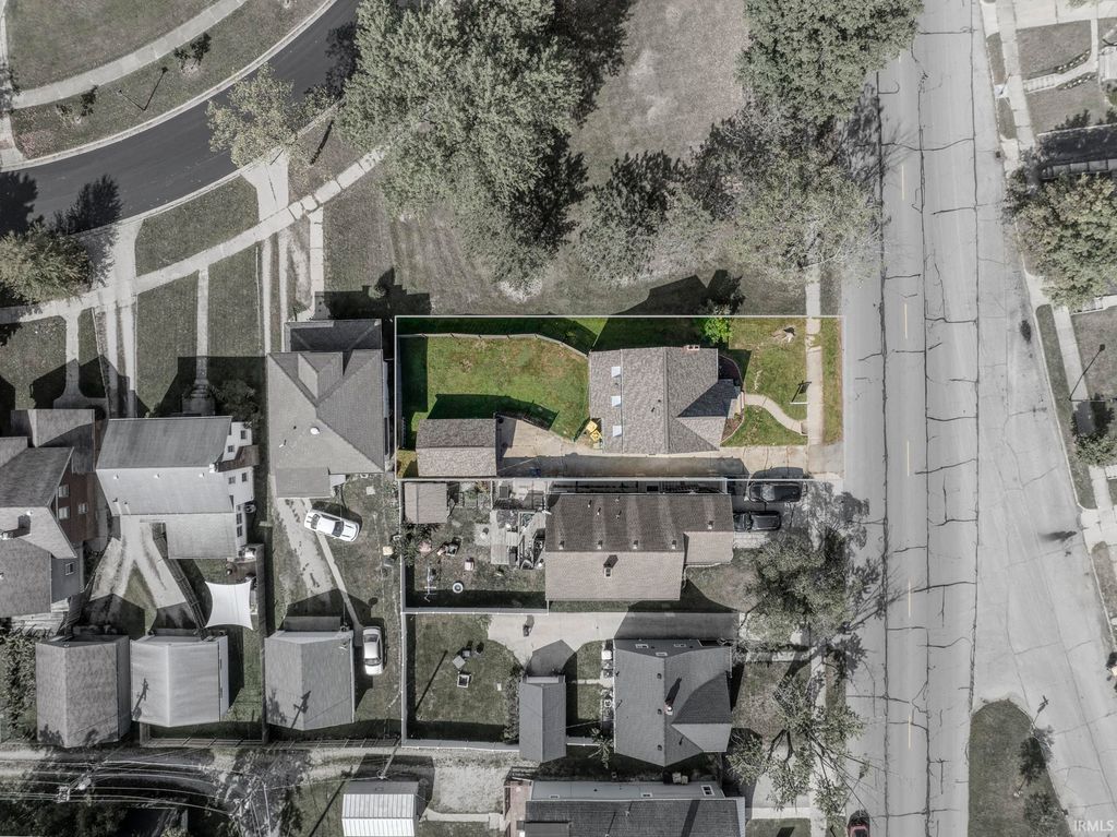 Photo of 4522 S Calhoun Street, Fort Wayne, IN 46807 (MLS # 202539277)