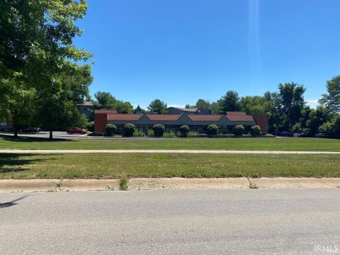Tiny photo for 3100 E John Hinkle Place #100, Bloomington, IN 47408 (MLS # 202641948)
