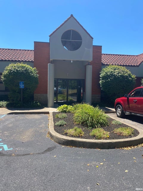Tiny photo for 3100 E John Hinkle Place #100, Bloomington, IN 47408 (MLS # 202641948)