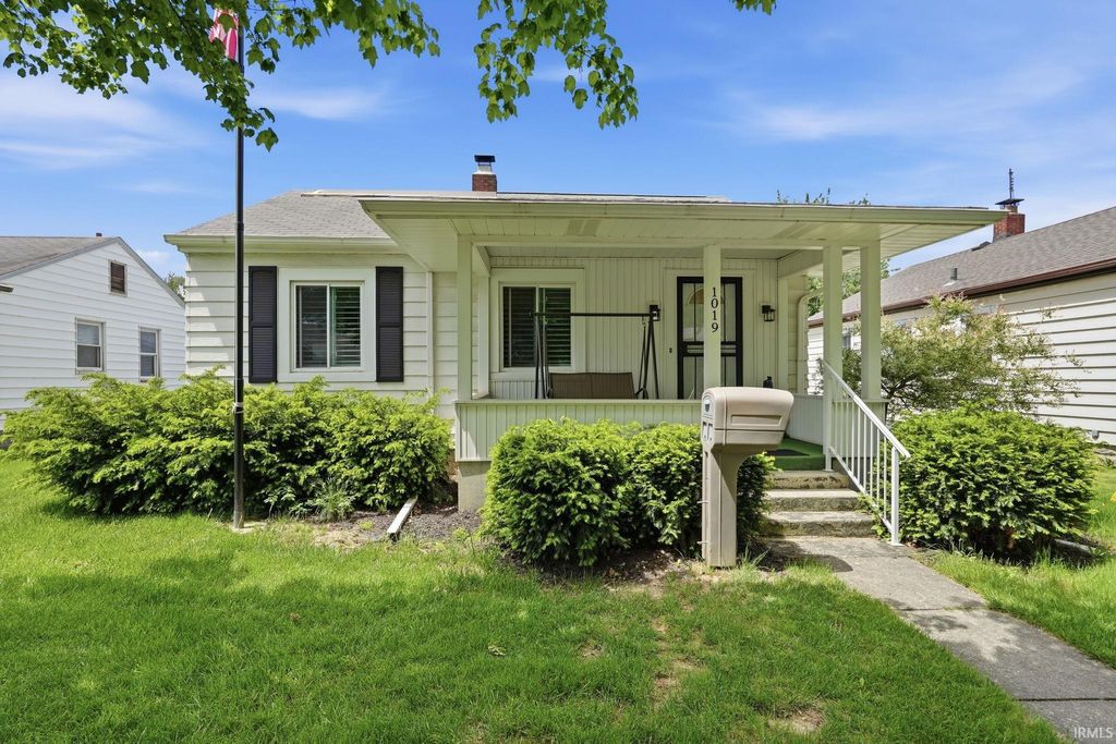 Photo of 1019 Central Avenue, Decatur, IN 46733 (MLS # 202617780)