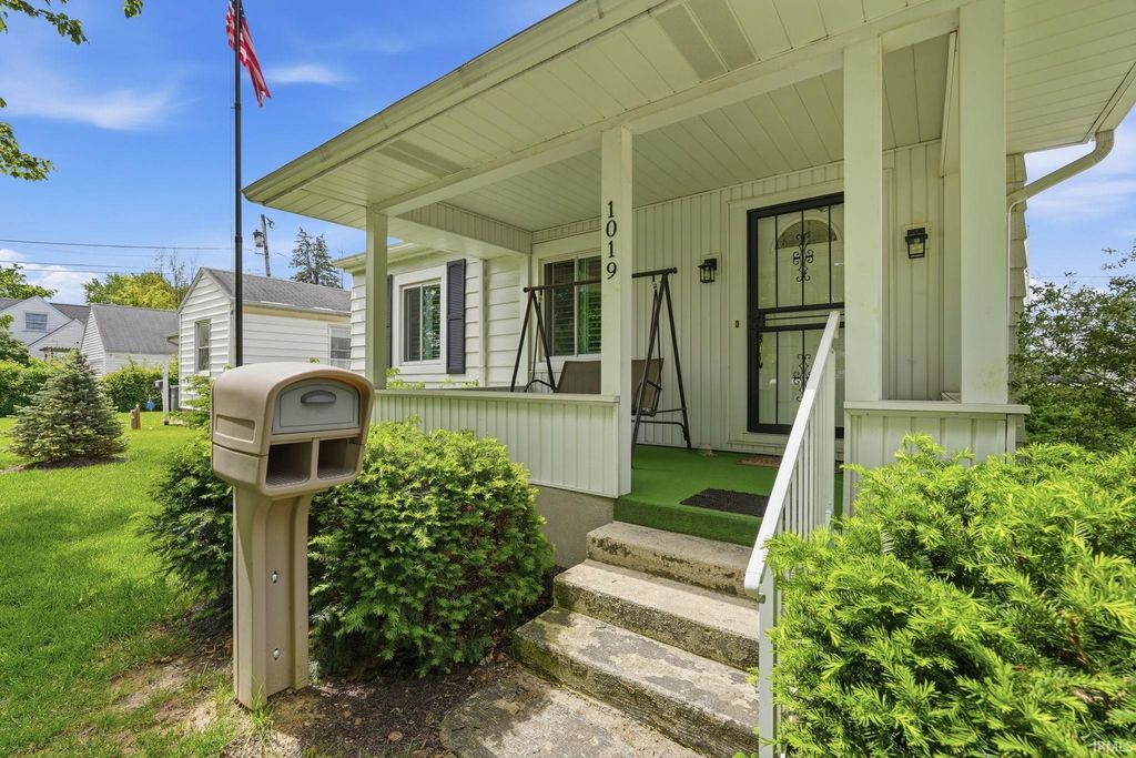 Photo of 1019 Central Avenue, Decatur, IN 46733 (MLS # 202617780)