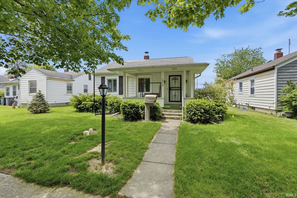 Photo of 1019 Central Avenue, Decatur, IN 46733 (MLS # 202617780)
