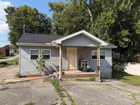 Photo of 911 22nd Street, Bedford, IN 47421 (MLS # 202638802)