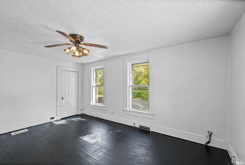 Tiny photo for 1602 Grove Street, Lafayette, IN 47905 (MLS # 202537474)