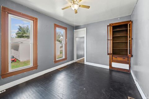 Tiny photo for 1602 Grove Street, Lafayette, IN 47905 (MLS # 202537474)