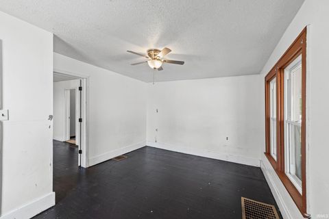 Tiny photo for 1602 Grove Street, Lafayette, IN 47905 (MLS # 202537474)