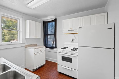 Tiny photo for 1602 Grove Street, Lafayette, IN 47905 (MLS # 202537474)