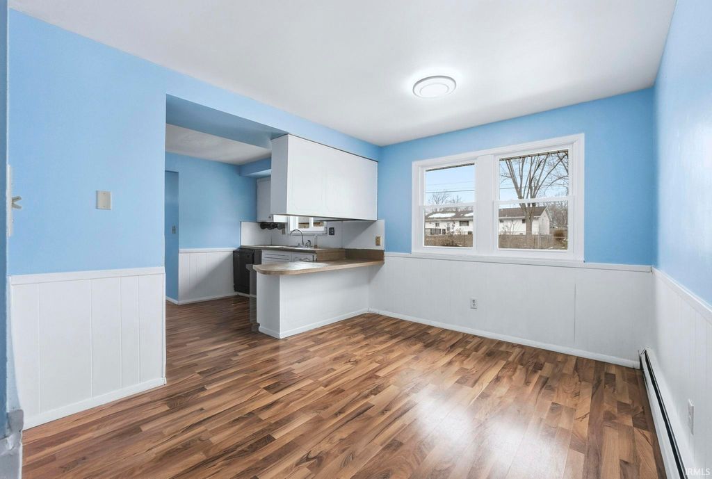 Photo of 3009 Stardale Drive, Fort Wayne, IN 46816 (MLS # 202549301)