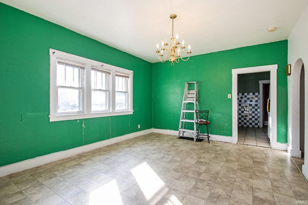 Photo of 919 W Wolf Avenue, Elkhart, IN 46516 (MLS # 202540800)