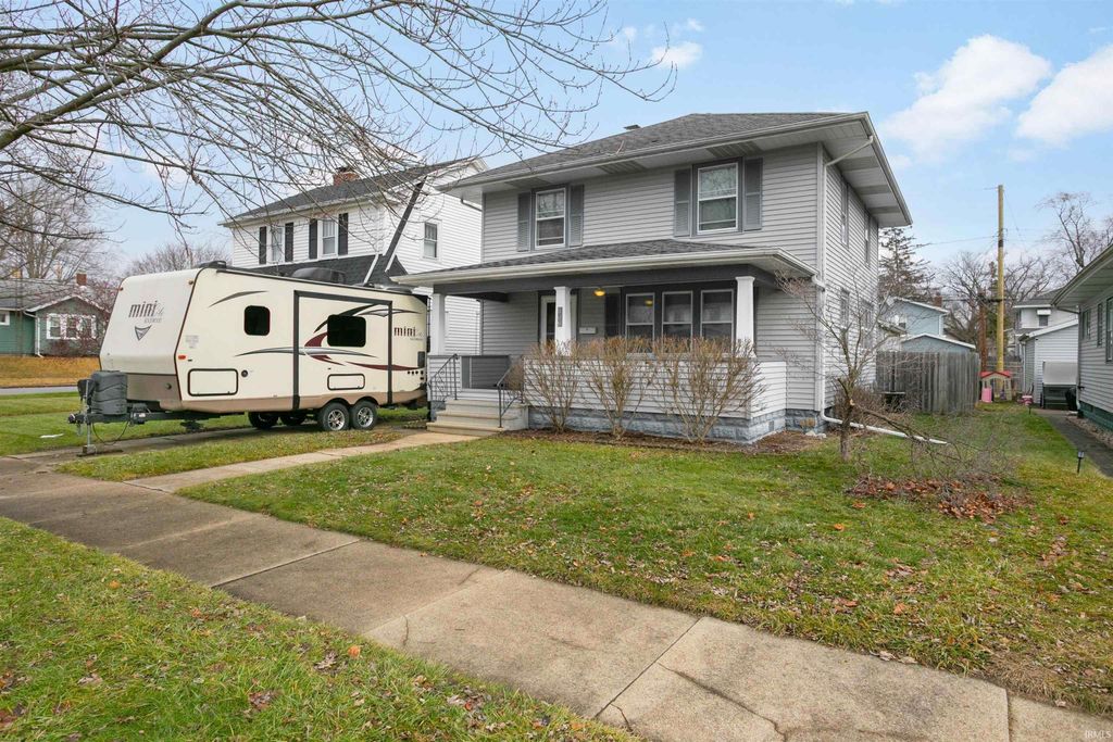 Photo of 806 32ND Street, South Bend, IN 46615 (MLS # 202600803)