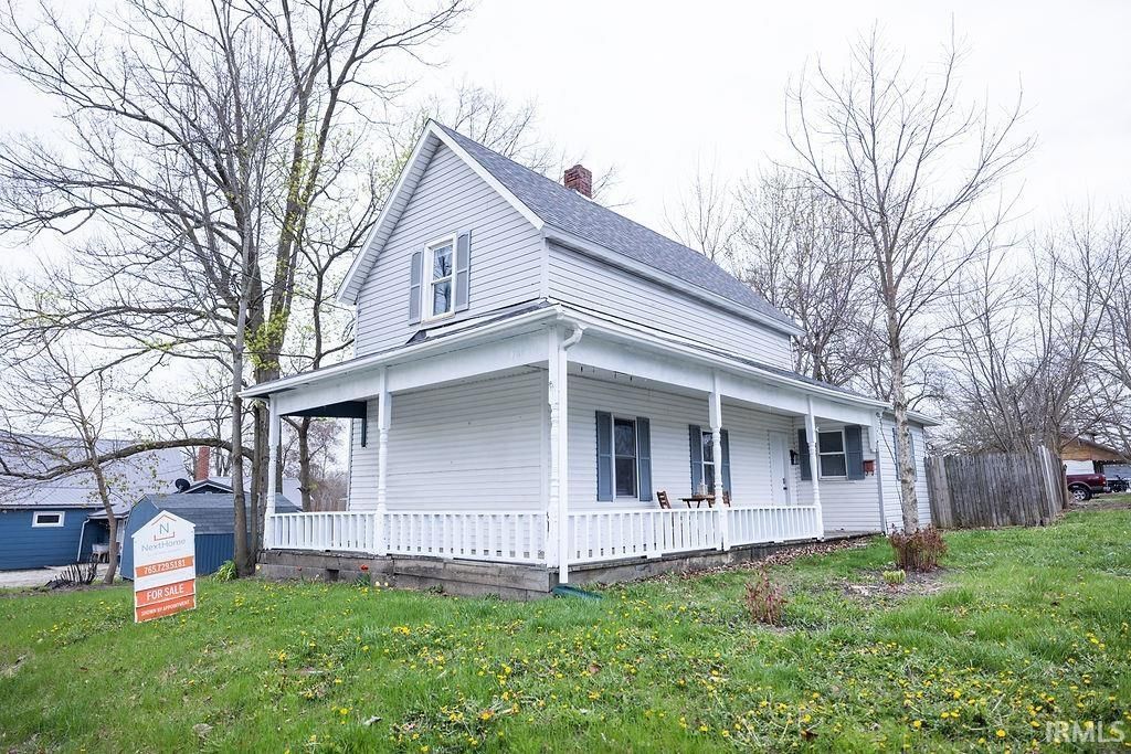 Photo of 700 S Walnut St, Hartford City, IN 47348 (MLS # 202603423)