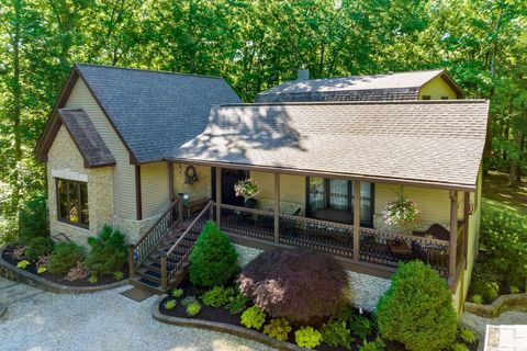 Photo of 204 HARDIN RIDGE RD, Bedford, IN 47421 (MLS # 202521038)